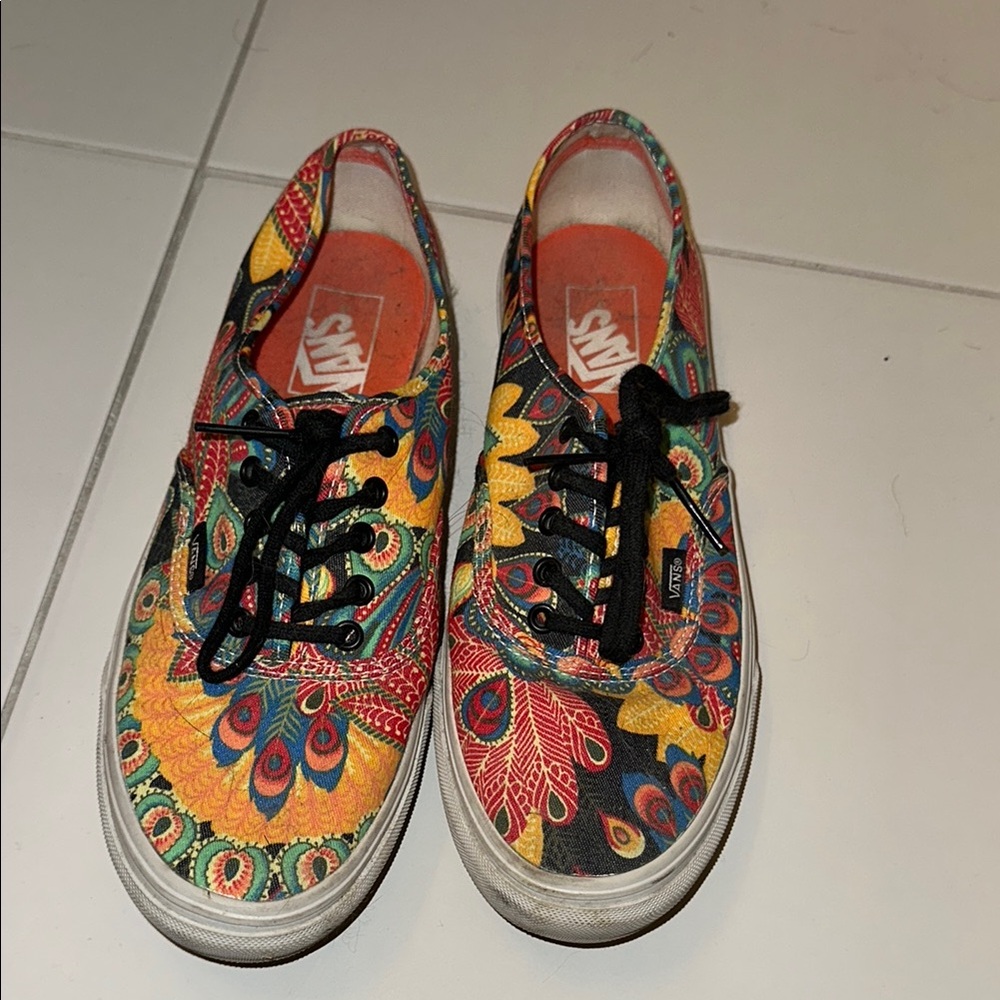 Vans Colorful Peacock Print Sneakers. Women’s Size 9.5